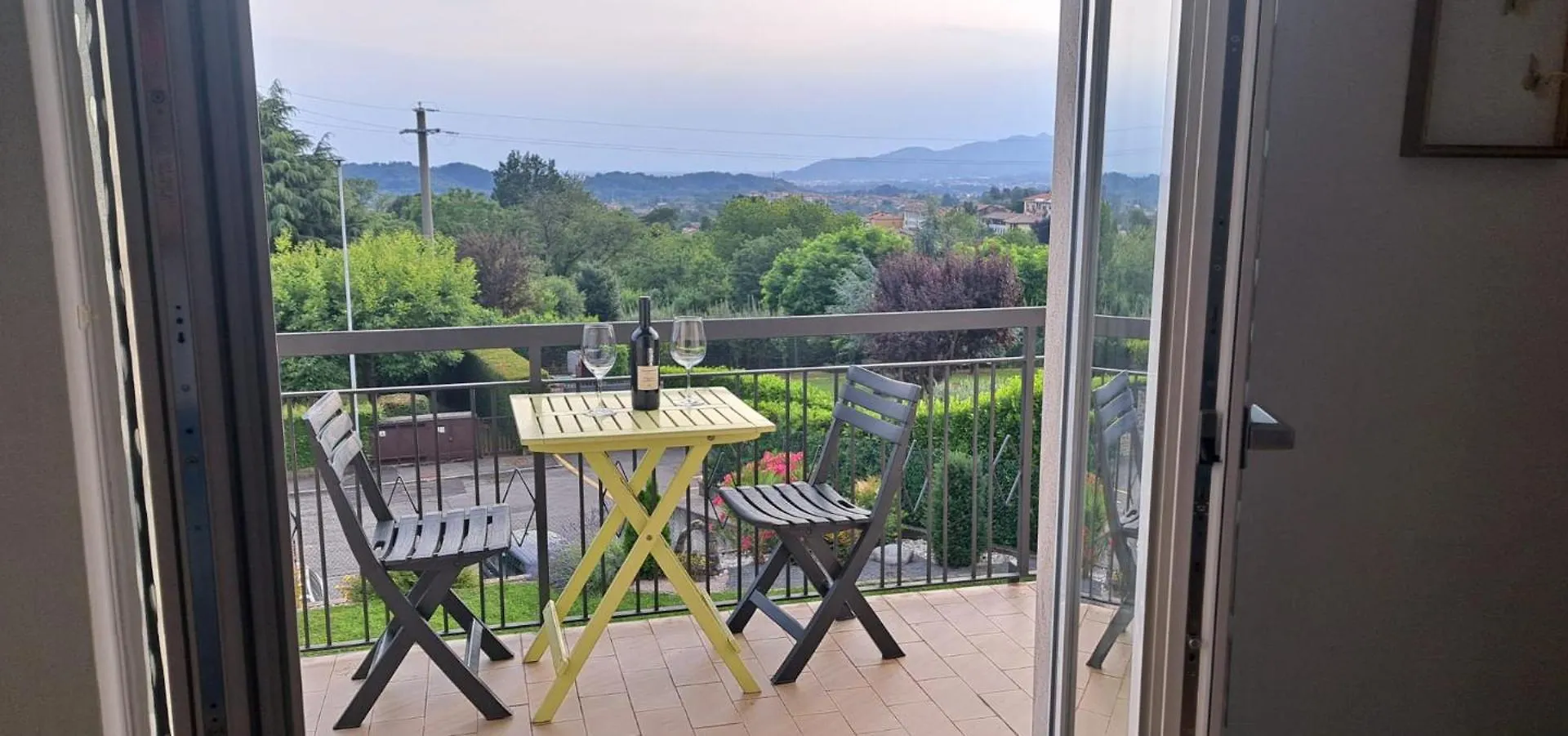 Casa Bellavista-Spazioso Appartamento In Collina A Due Passi Da Bergamo Sorisole 0*,